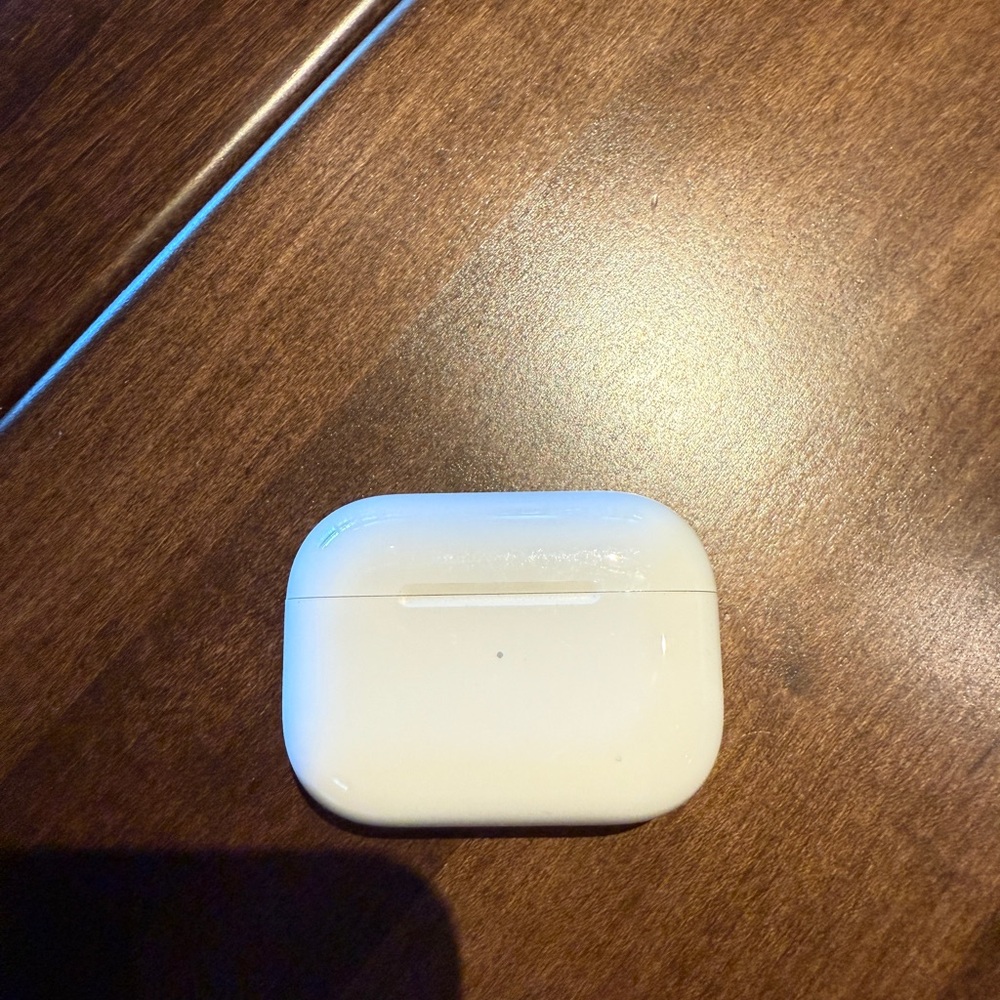White Wireless Earbuds Case